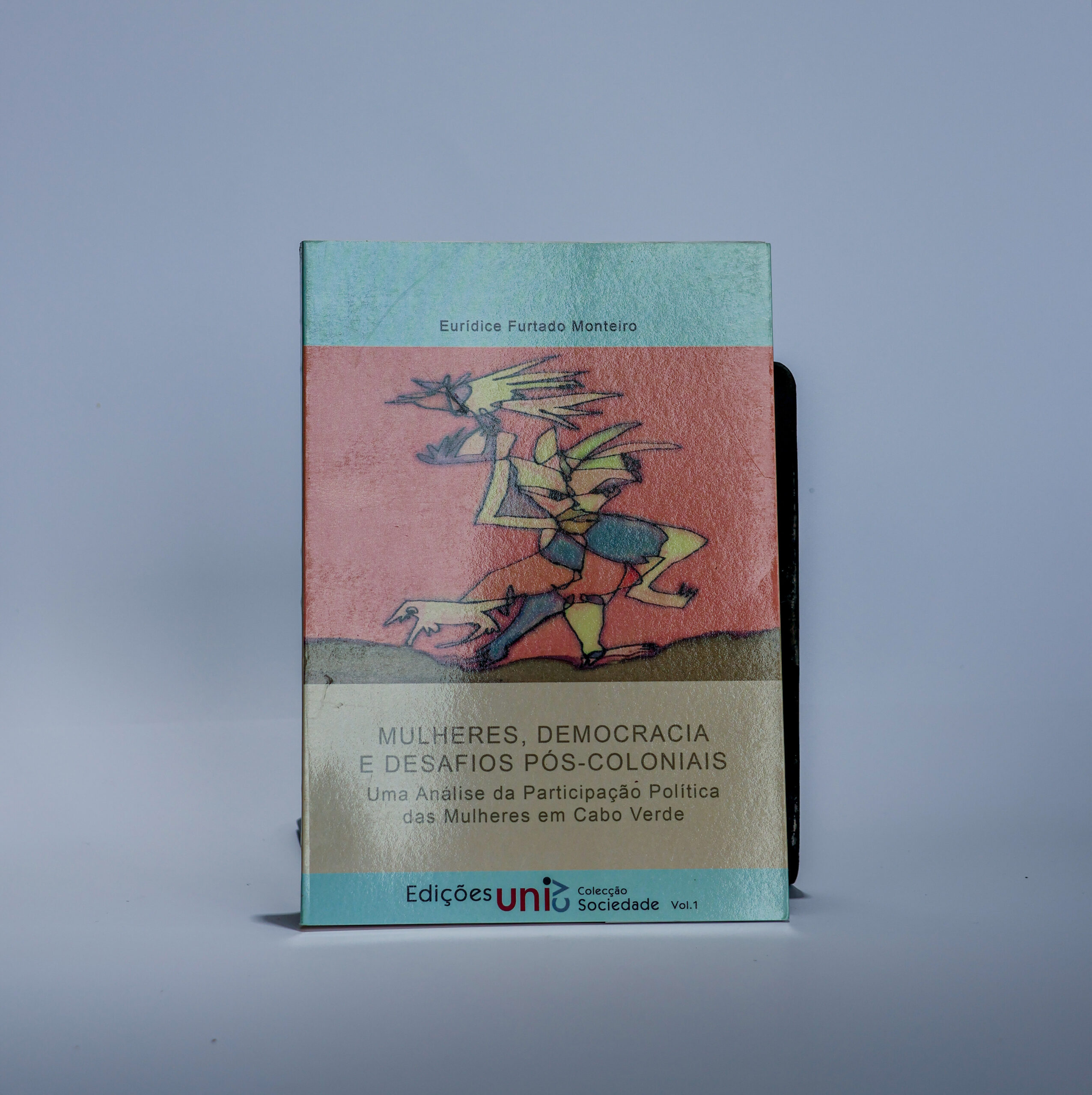 Mulheres, Democracia e Desafios Pós-Coloniais: Uma Análise da Participação Política das Mulheres em Cabo Verde